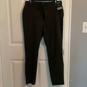 Women’s Simply Vera mid rise stretchy ponte pant. Never worn.